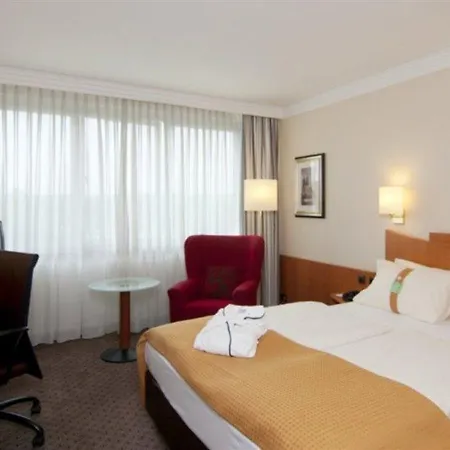 Hotel Leonardo Royal - Am Stadtwald 4*