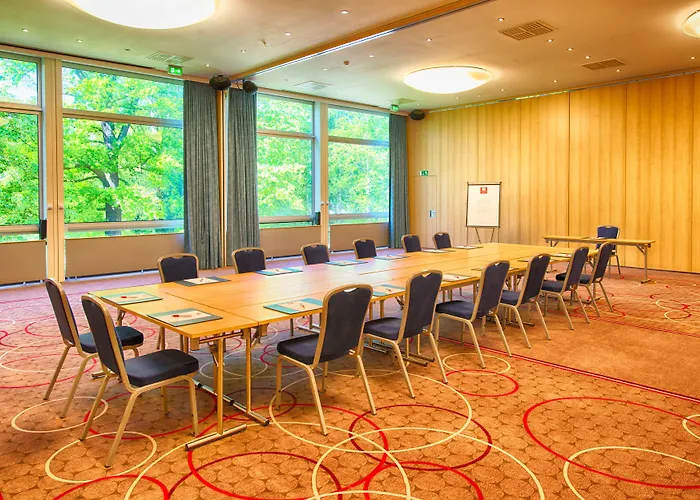 Leonardo Royal - Am Stadtwald Otel