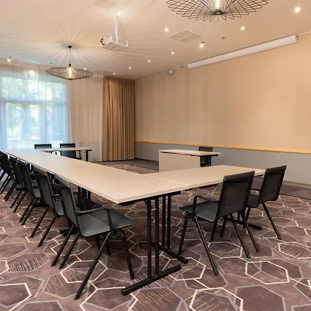 Szálloda Leonardo Royal - Am Stadtwald 4*