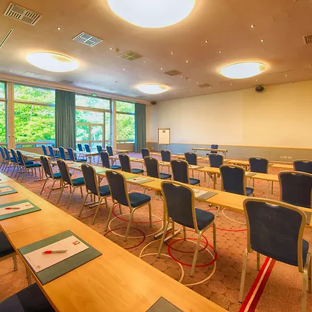 Hotel Leonardo Royal - Am Stadtwald 4*