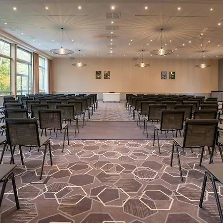 Hotel Leonardo Royal - Am Stadtwald 4*