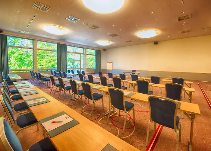 Hotel Leonardo Royal - Am Stadtwald 4*