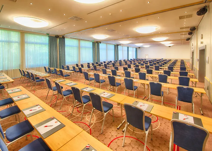 Leonardo Royal - Am Stadtwald Отель 4*