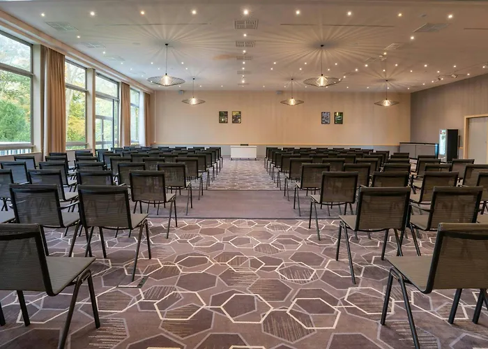 Hotel Leonardo Royal - Am Stadtwald 4*